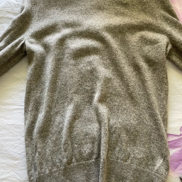 Everlane cashmere classic crew sweater - Picture 9 of 10